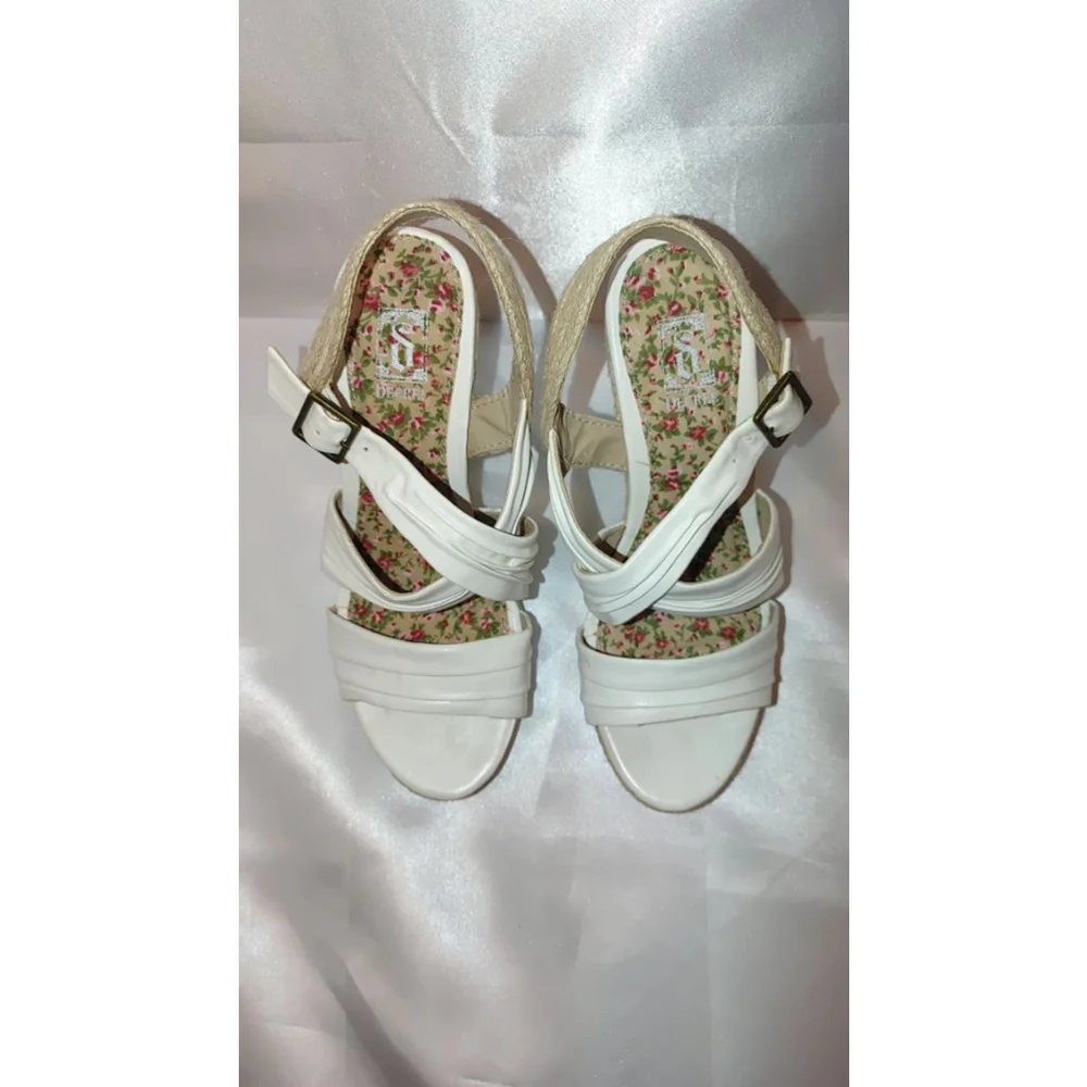Decree Leather Wedges Size 8